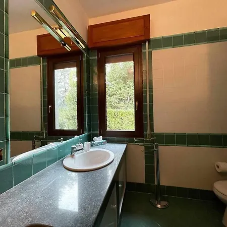 Βίλα Il Pescarino Jacuzzi With Lake View